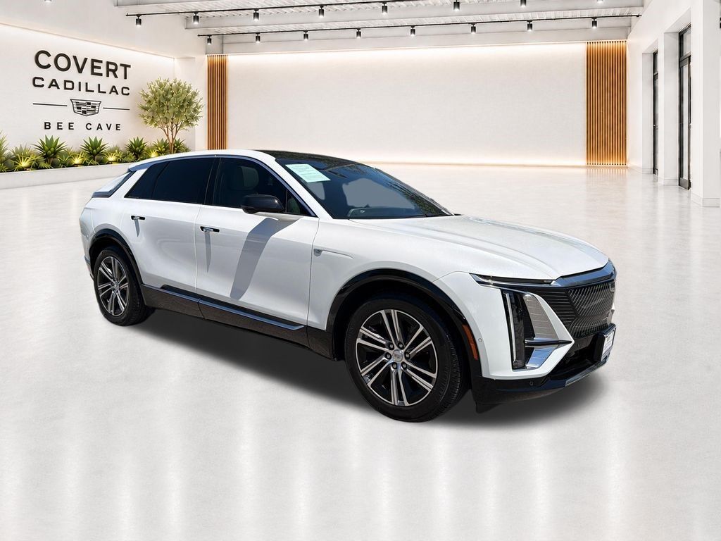 2024 Cadillac LYRIQ — photo 1 of 6