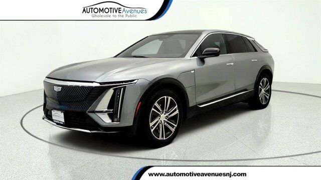 2023 Cadillac LYRIQ AWD Luxury — photo 1 of 28