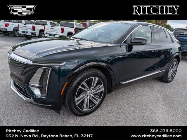 2024 Cadillac LYRIQ Luxury 1
