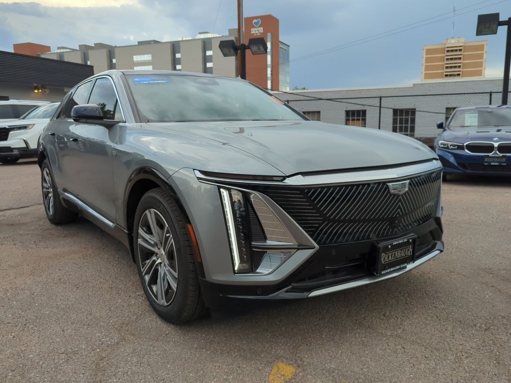 2024 Cadillac LYRIQ — photo 1 of 7