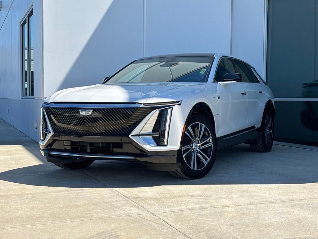 2024 Cadillac LYRIQ — photo 1 of 7