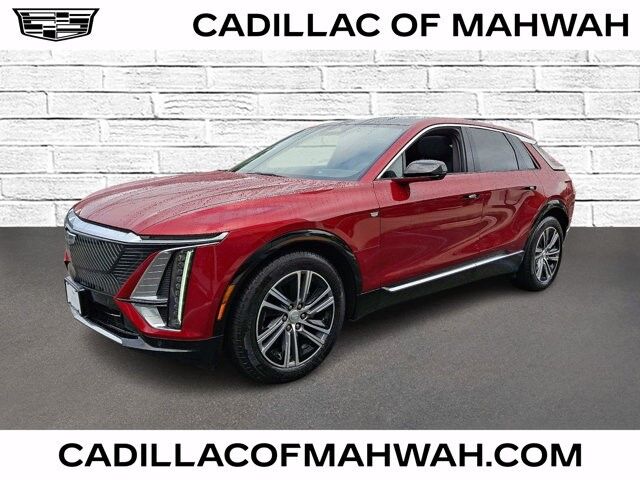 2024 Cadillac LYRIQ — photo 1 of 7