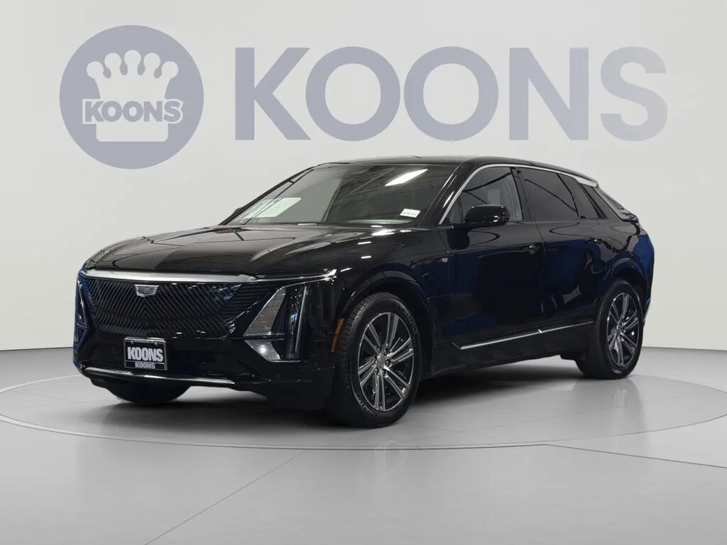 2024 Cadillac LYRIQ Luxury 1 — photo 1 of 13