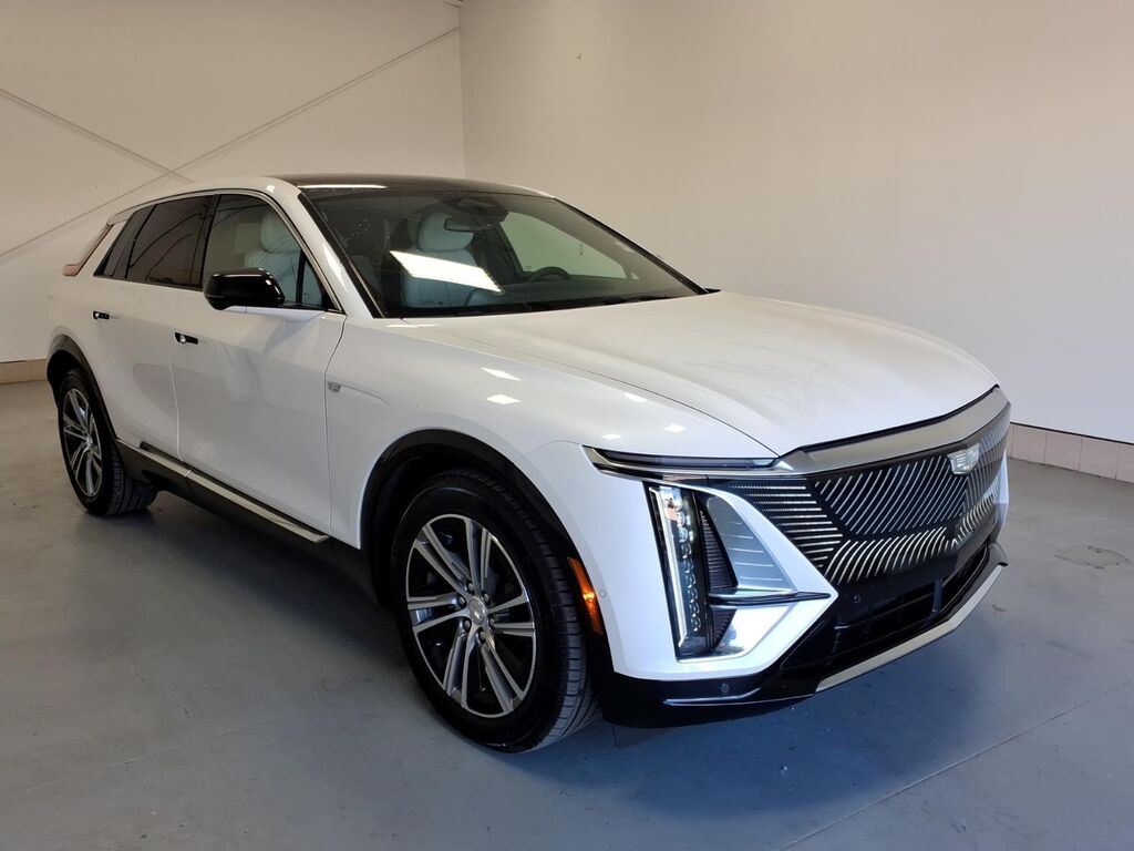 2024 Cadillac LYRIQ — photo 1 of 7