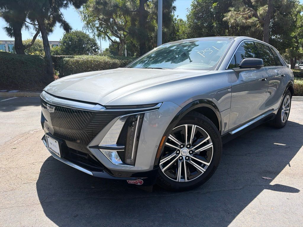 2024 Cadillac LYRIQ — photo 1 of 7