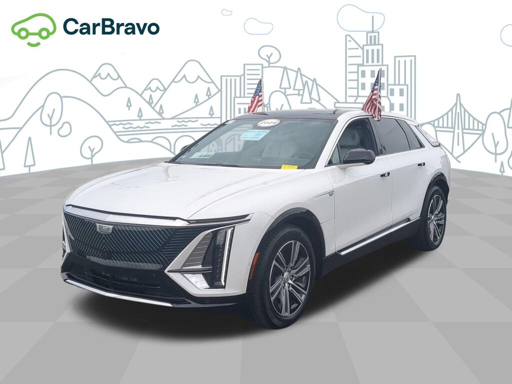 2024 Cadillac LYRIQ Luxury 2 — photo 1 of 6