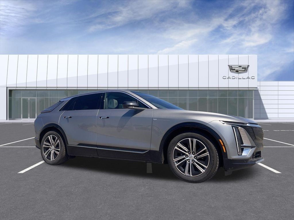 2024 Cadillac LYRIQ — photo 1 of 7