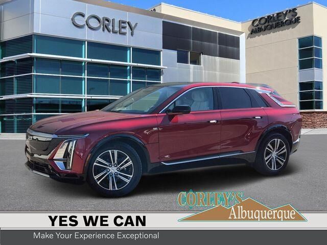 2024 Cadillac LYRIQ Luxury 2 — photo 1 of 13