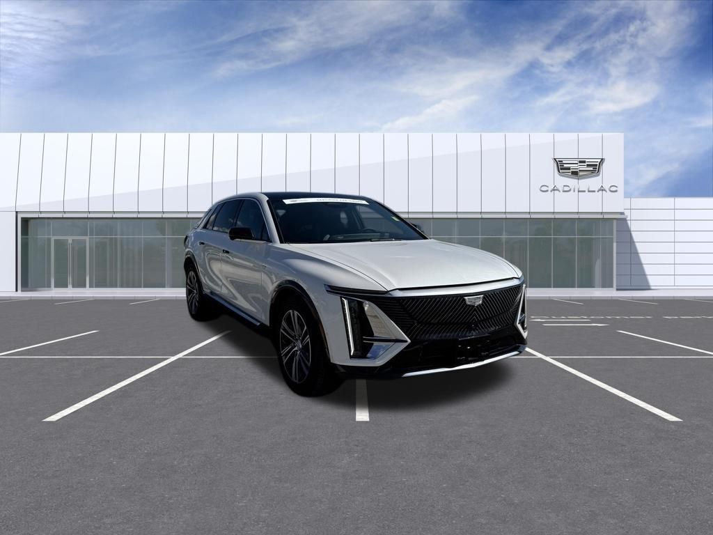 2025 Cadillac LYRIQ — photo 1 of 7
