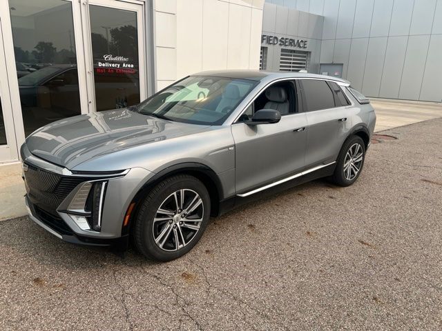 2024 Cadillac LYRIQ — photo 1 of 7