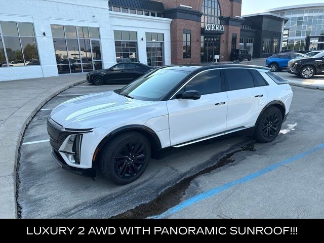 2024 Cadillac LYRIQ — photo 1 of 6