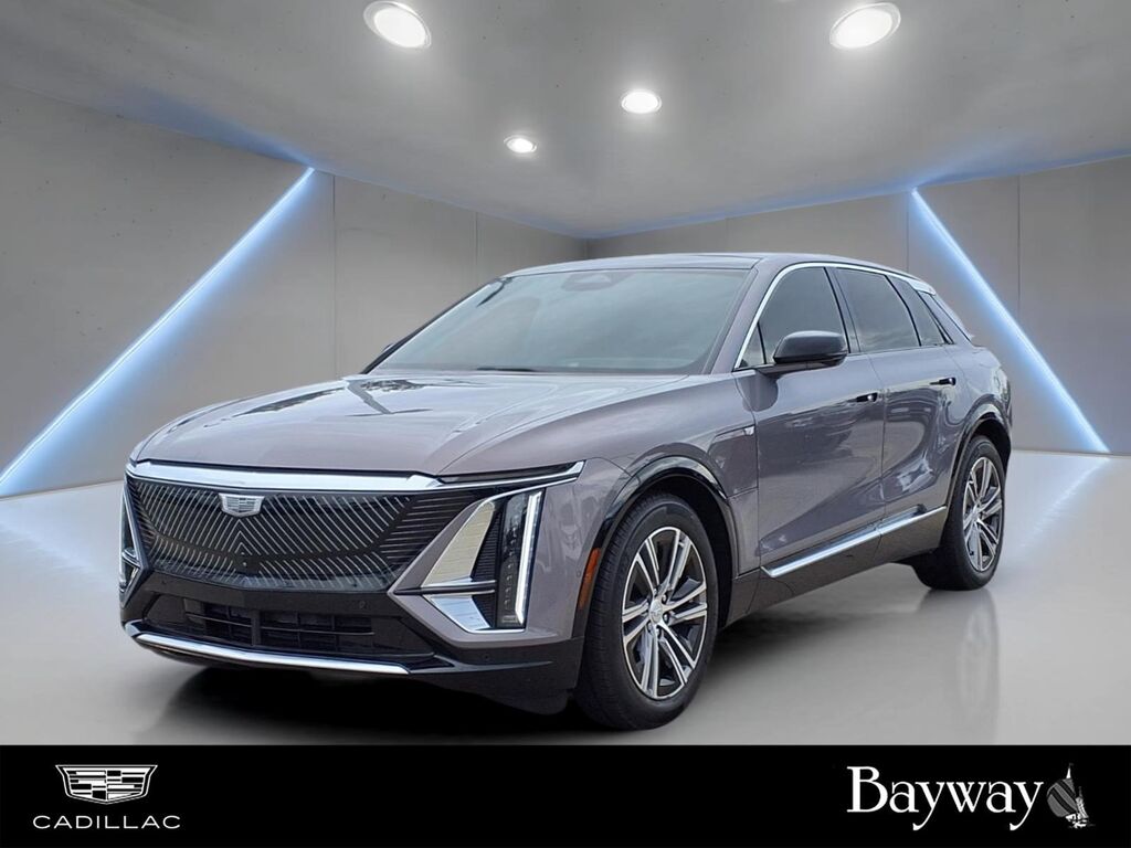 2024 Cadillac LYRIQ — photo 1 of 7