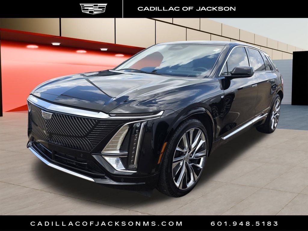 2024 Cadillac LYRIQ — photo 1 of 7