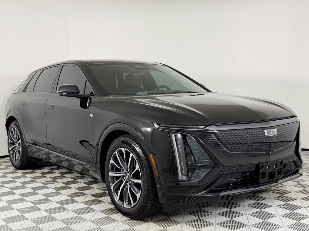 2024 Cadillac LYRIQ — photo 1 of 7