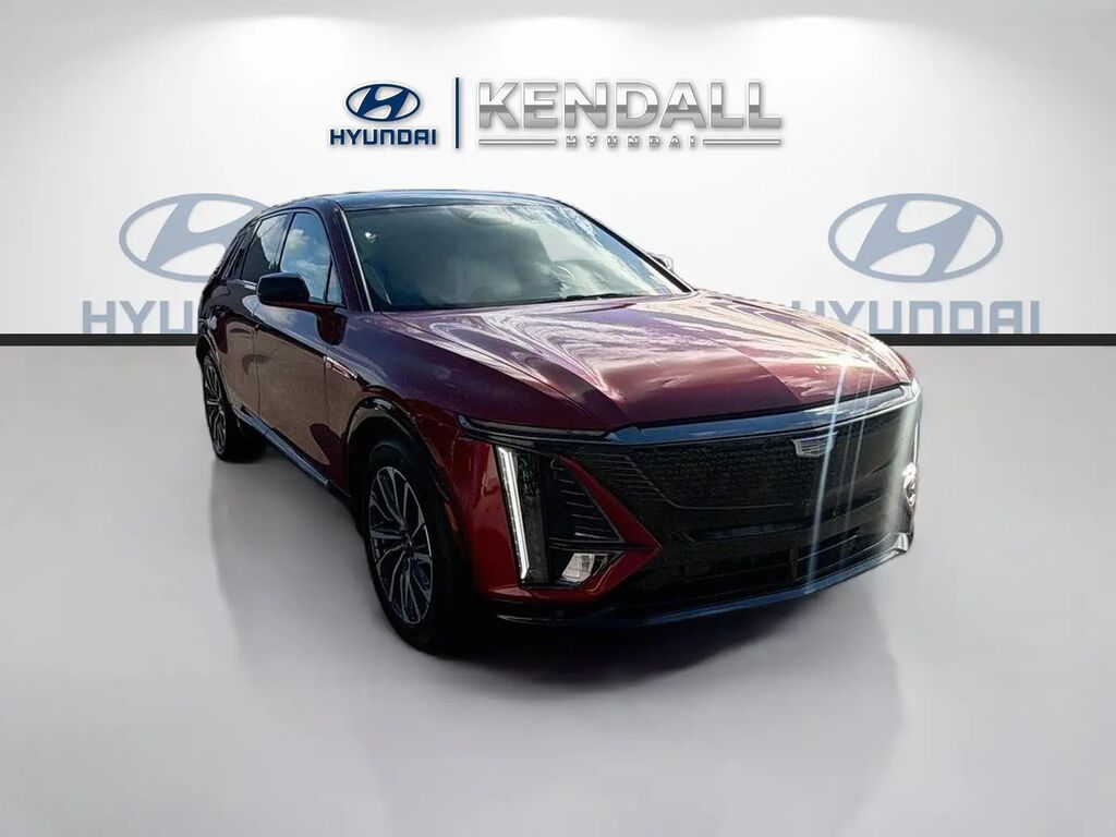 2024 Cadillac LYRIQ Sport 1 — photo 1 of 13
