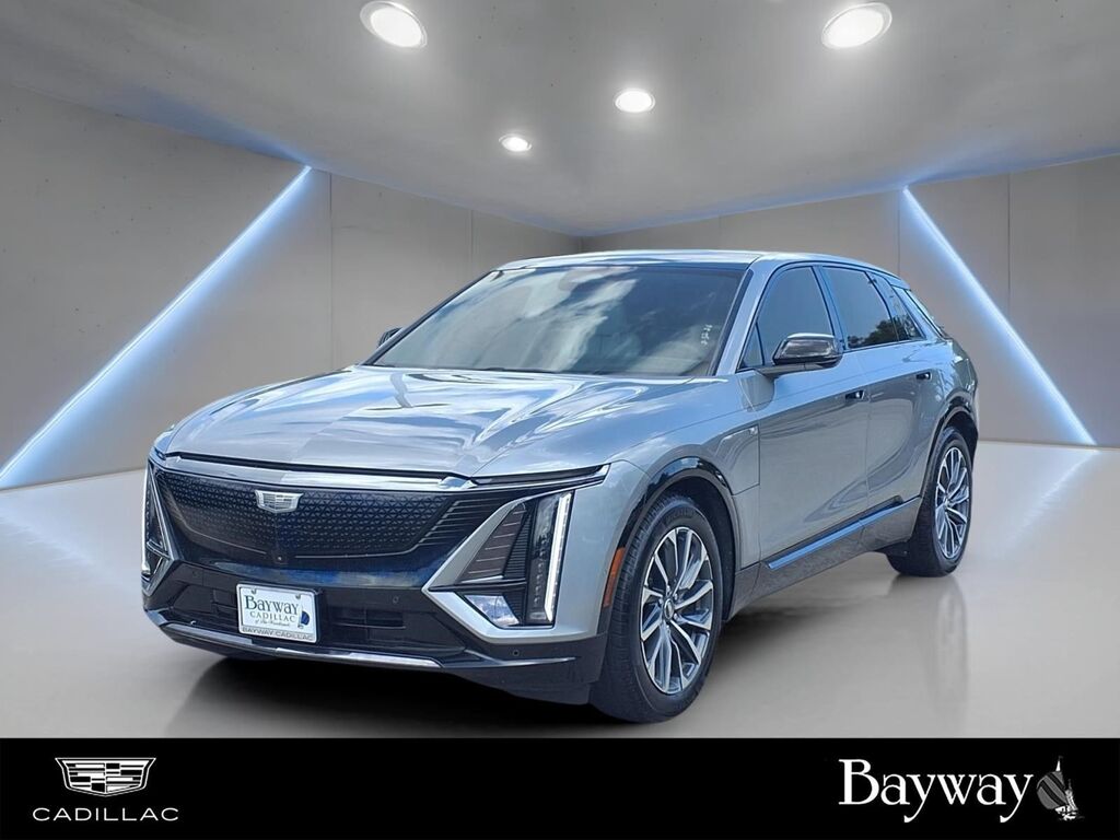 2024 Cadillac LYRIQ — photo 1 of 6