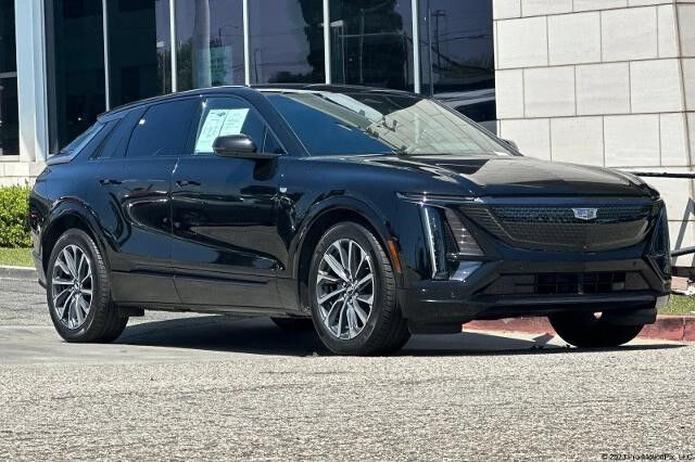 2024 Cadillac LYRIQ — photo 1 of 7