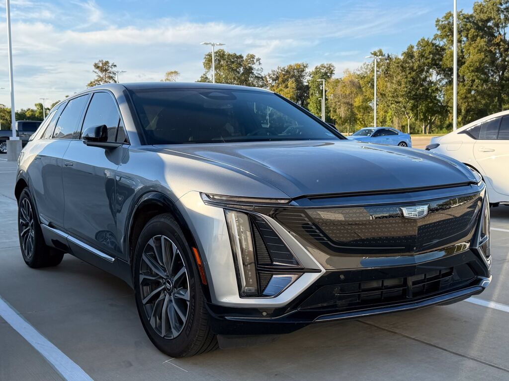 2024 Cadillac LYRIQ — photo 1 of 7