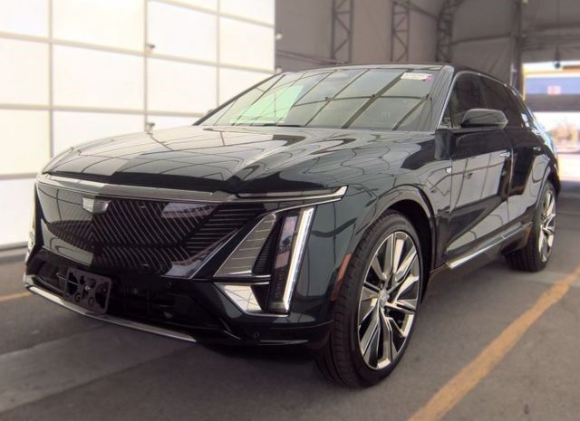 2025 Cadillac LYRIQ — photo 1 of 7