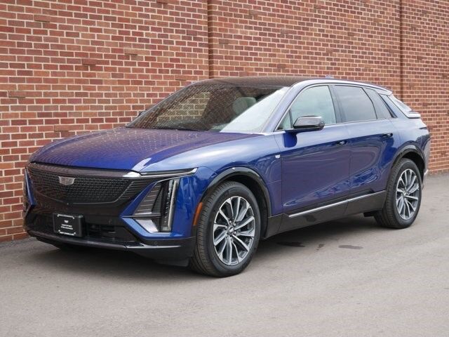 2024 Cadillac LYRIQ — photo 1 of 7