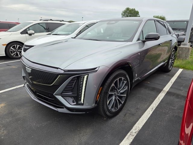 2024 Cadillac LYRIQ — photo 1 of 1
