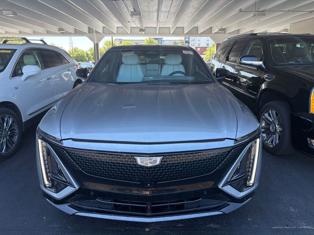2024 Cadillac LYRIQ — photo 1 of 7