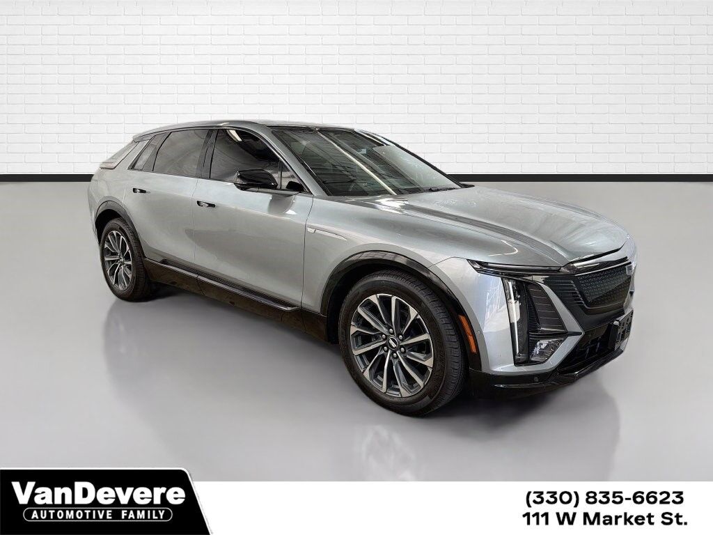 2024 Cadillac LYRIQ — photo 1 of 7