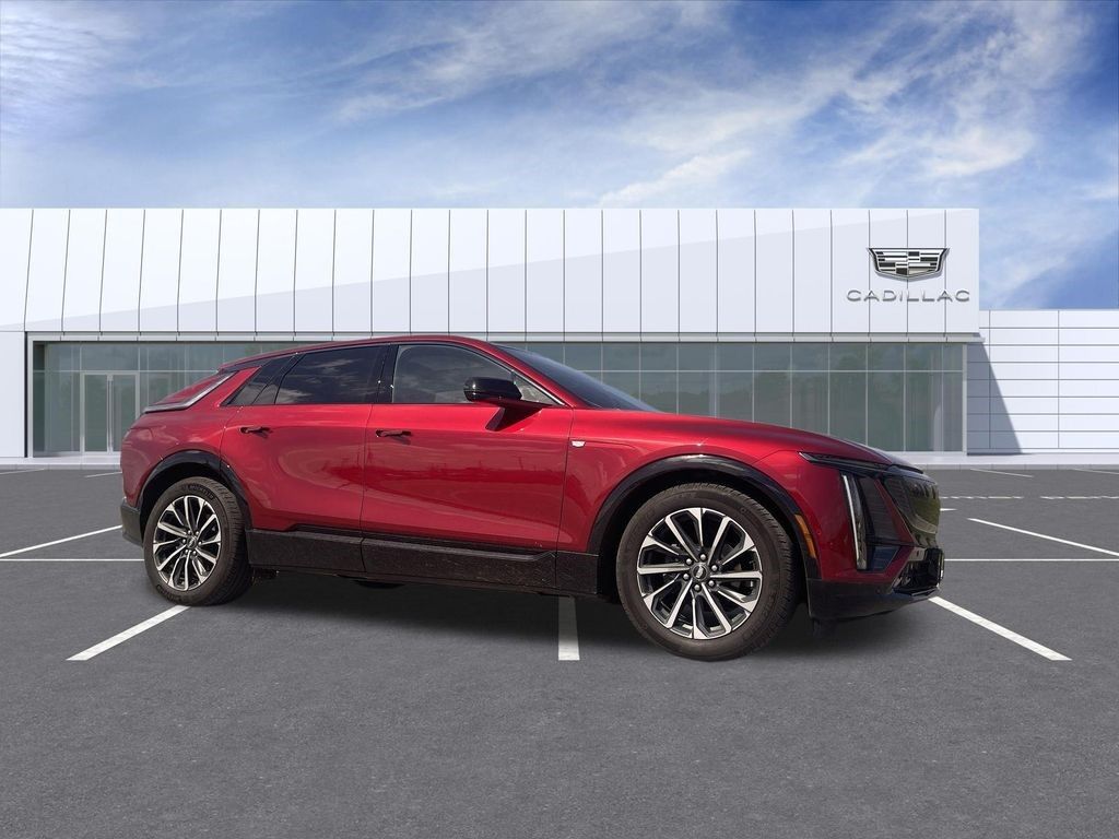 2024 Cadillac LYRIQ — photo 1 of 14