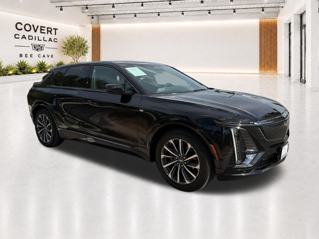 2024 Cadillac LYRIQ — photo 1 of 6