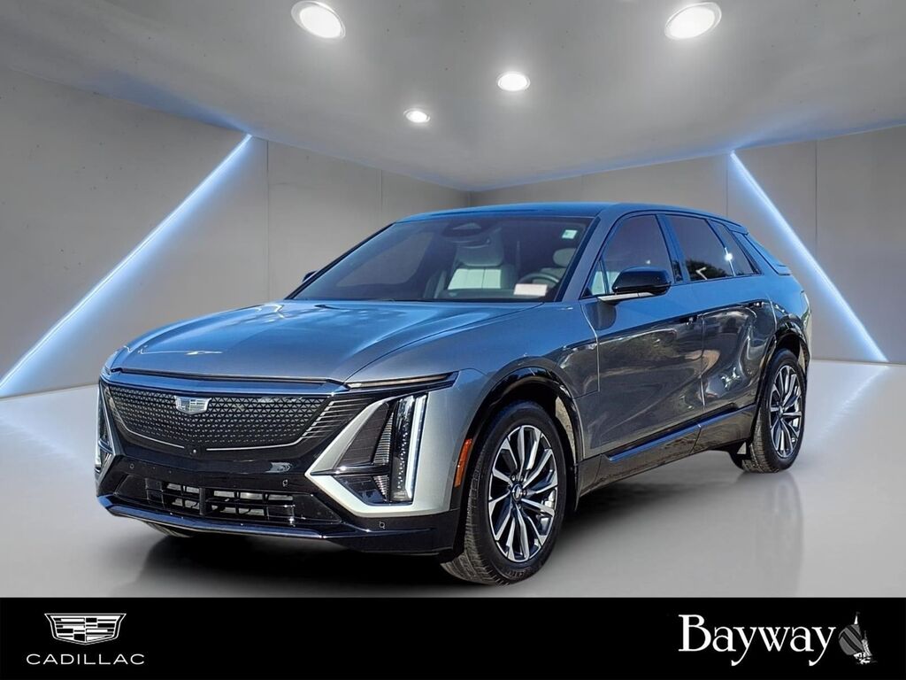 2024 Cadillac LYRIQ — photo 1 of 6