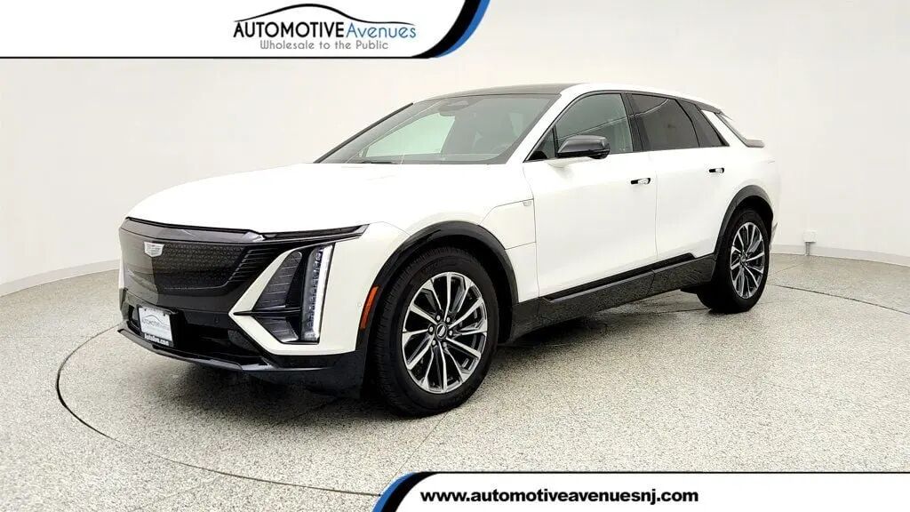 2024 Cadillac LYRIQ Sport 1 — photo 1 of 26