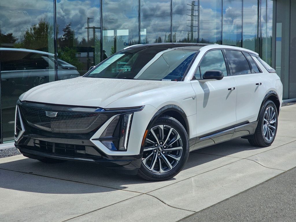 2024 Cadillac LYRIQ — photo 1 of 7