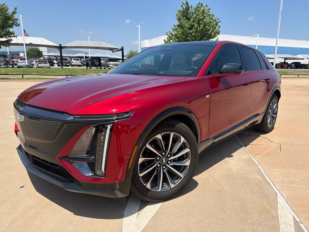 2024 Cadillac LYRIQ — photo 1 of 7