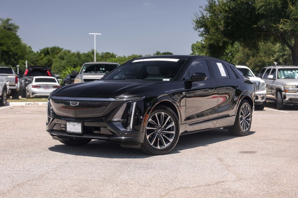 2024 Cadillac LYRIQ — photo 1 of 7