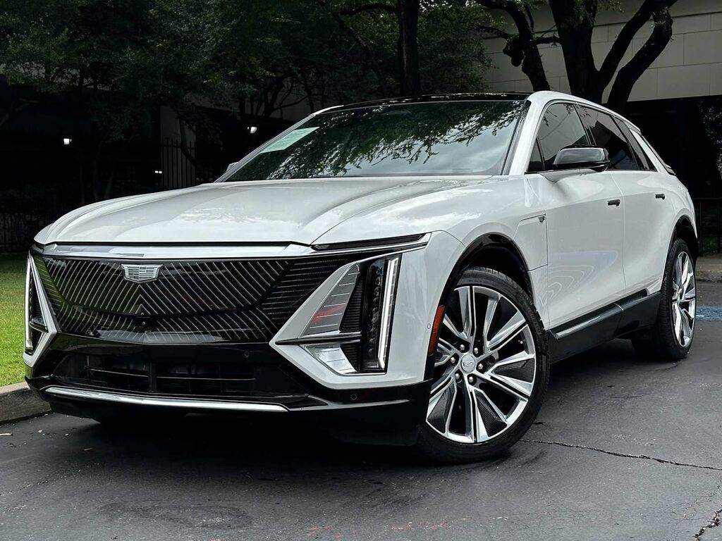 2025 Cadillac LYRIQ — photo 1 of 7