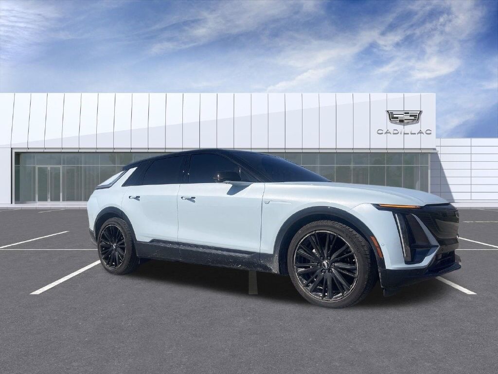 2025 Cadillac LYRIQ — photo 1 of 7