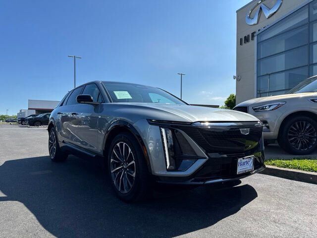 2025 Cadillac LYRIQ Sport 1 — photo 1 of 26