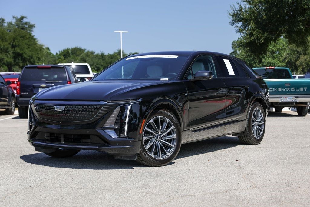 2025 Cadillac LYRIQ — photo 1 of 7