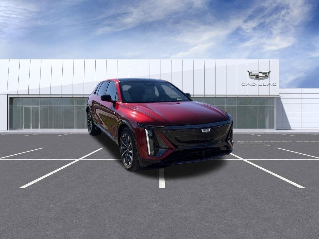 2024 Cadillac LYRIQ — photo 1 of 7
