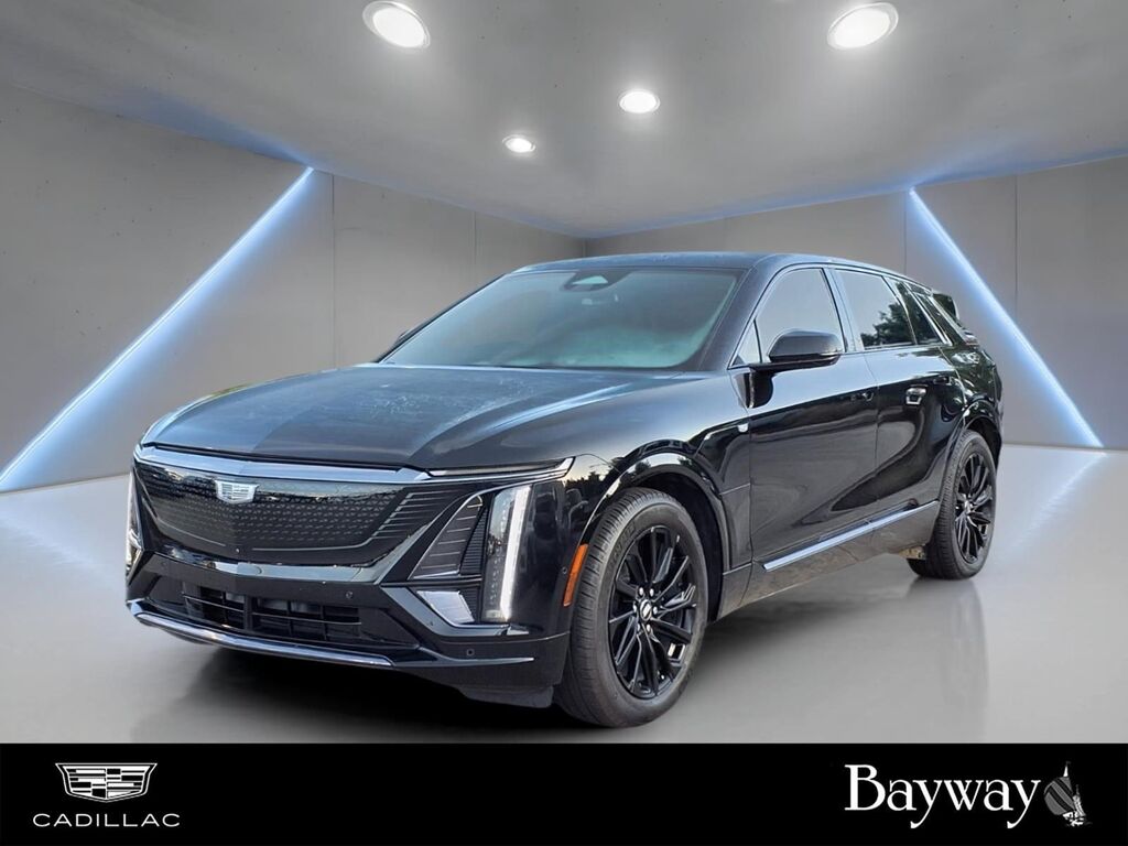 2024 Cadillac LYRIQ — photo 1 of 6