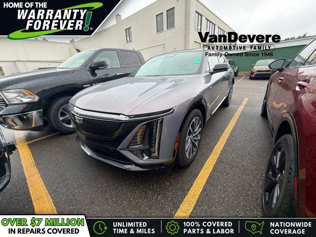 2024 Cadillac LYRIQ — photo 1 of 7