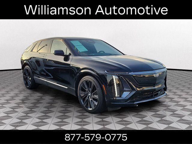 2024 Cadillac LYRIQ — photo 1 of 7