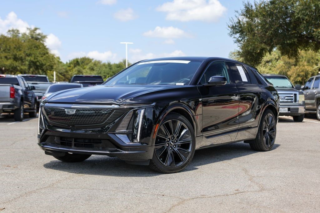 2024 Cadillac LYRIQ — photo 1 of 7