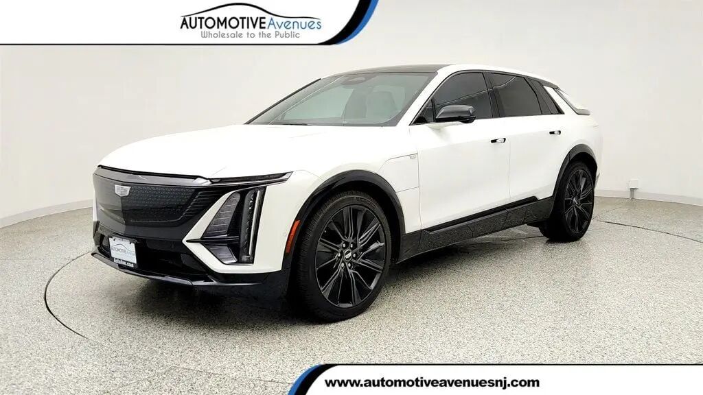 2024 Cadillac LYRIQ Sport 3 — photo 1 of 13
