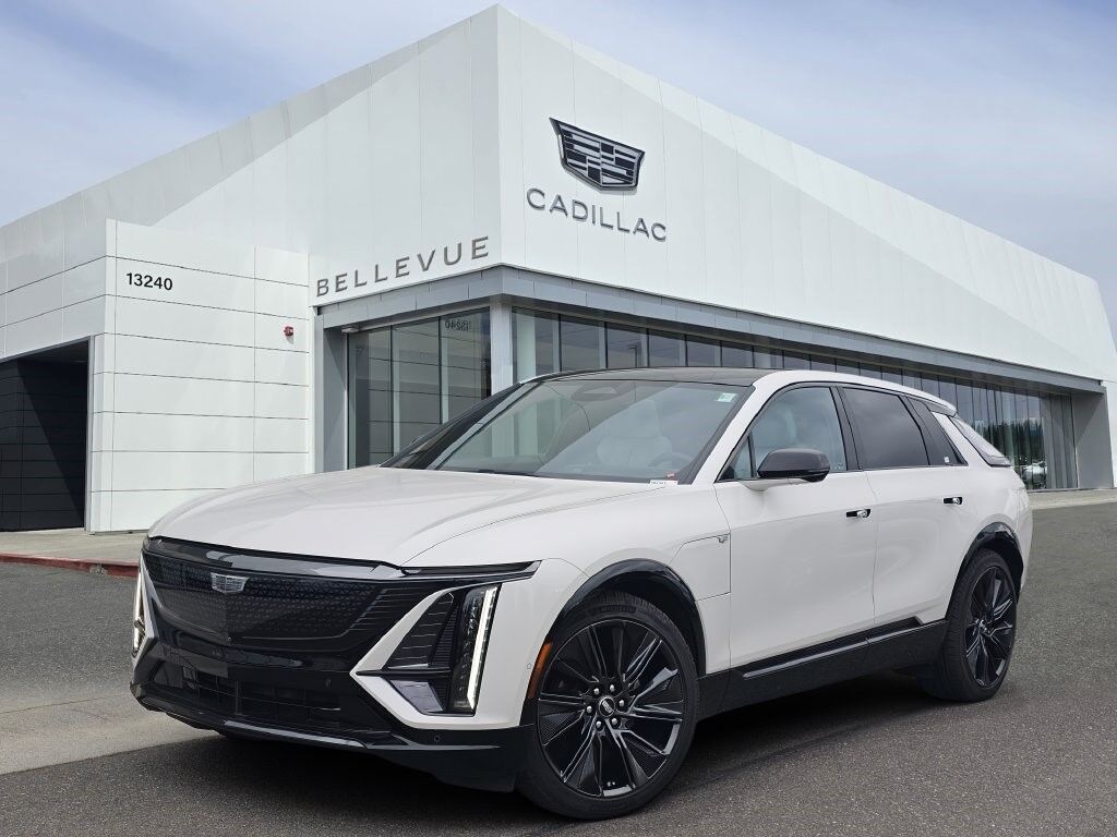 2024 Cadillac LYRIQ — photo 1 of 7