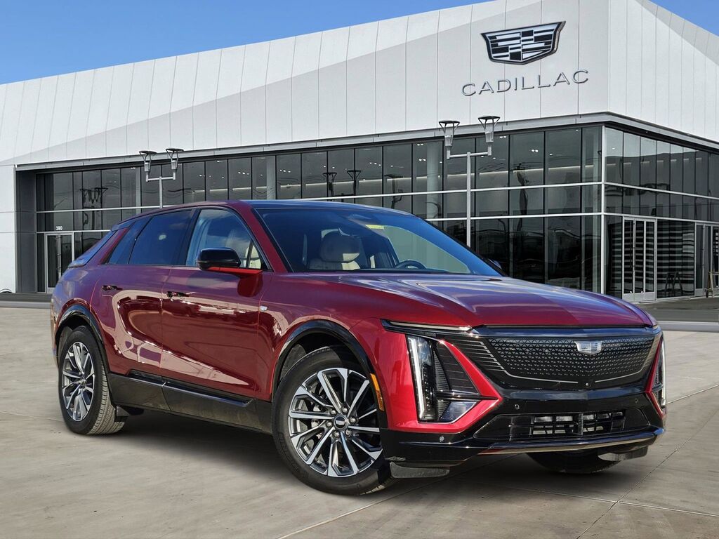 2024 Cadillac LYRIQ — photo 1 of 7