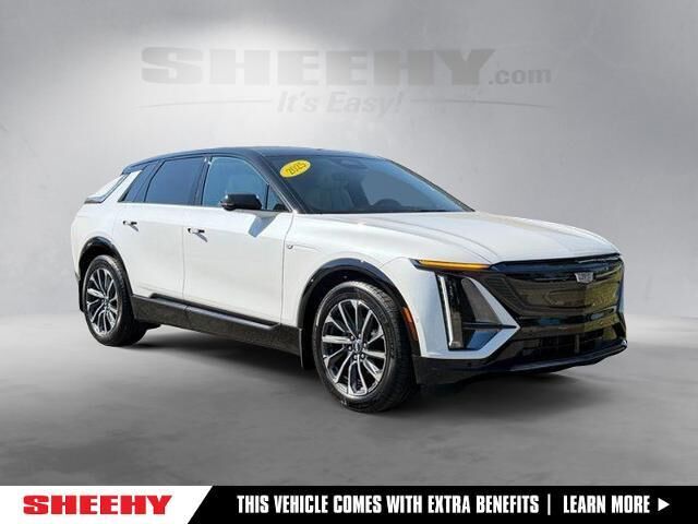 2025 Cadillac LYRIQ Sport 2