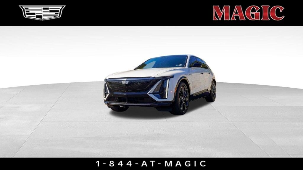 2024 Cadillac LYRIQ — photo 1 of 7