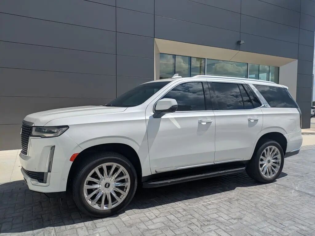 2023 Cadillac Escalade Premium Luxury — photo 1 of 13