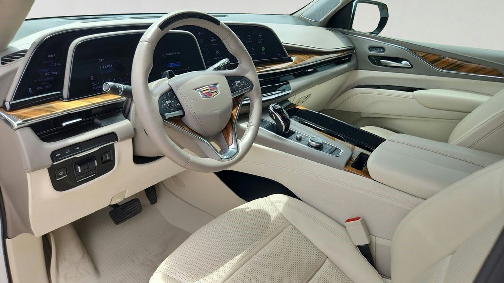 2024 Cadillac Escalade — photo 1 of 2